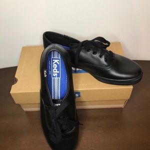 👀 Women Keds Black Leather Size 6M Sneakers/Shoes.Like New